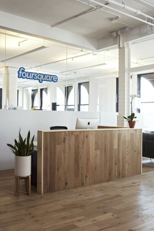 recepcia-drevo-foursquare-modern-office-soho