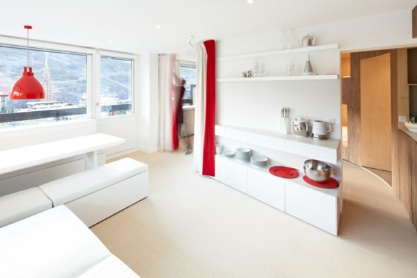 Moderná chata-kontrast-biela-kuchyňa