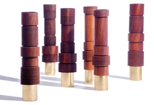 sviečky, nádoby, paličky majú iný tvar ako obvykle hnedé tyčinky sviečky odlišné od obvyklých hnedých odtieňov