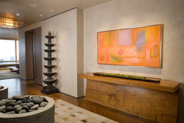 Komody z masívneho dreva pôsobia v obývačke exoticky vzhľad komoda z exotického kameňa z masívu