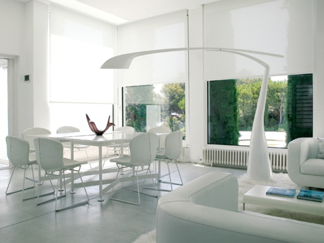 Stojacia lampa Vibia SAMURAI v bielom prevedení Robby Cantarutti