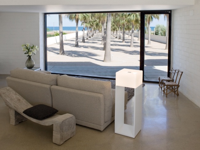 Dizajnová stojanová lampa Vibro Kubika margot viarne