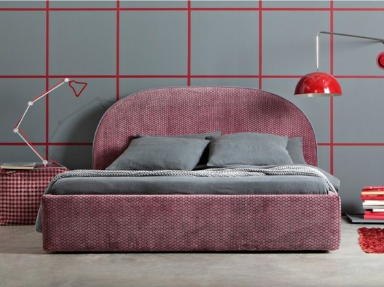 Stena s hranatými postavami čalúnená posteľ s okrúhlym čelom Čalúnená posteľ-so vzorom-Letti-and-Co