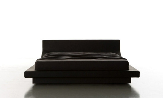 Dizajnová posteľ od Lipla v čiernej farbe Lipla-von-Porro-posteľ-v-čiernom