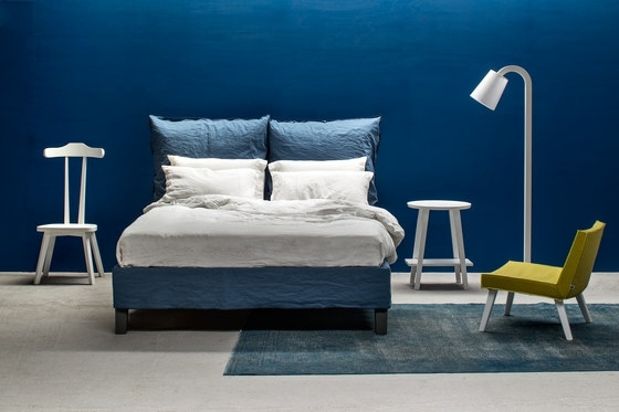 Letti and Co Kolekcia dizajnových postelí v modrej farbe Modrá nástenná čalúnená posteľná bielizeň na čítanie