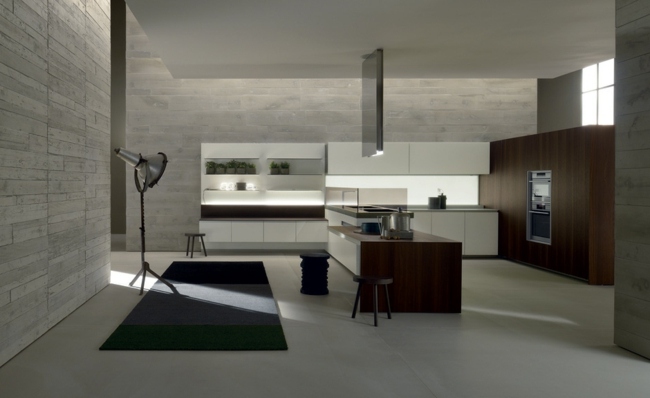 Osvetlenie centrálnej ostrovnej jedálne s bielymi skrinkami