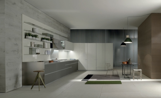 nástenná polica z nehrdzavejúcej ocele v bielej farbe