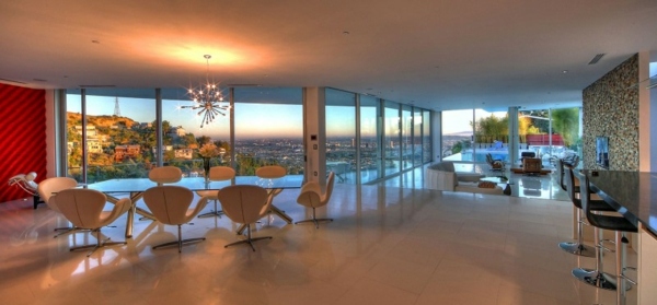 krištáľový luster-biely jedálenský stôl dizajn USA krištáľový luster-biely-jedálenský-stôl-design-USA