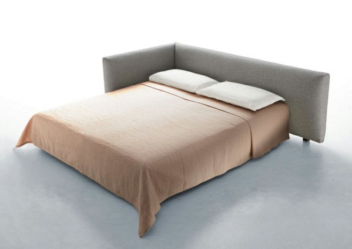 Zariadenie spálne s dizajnovou posteľou Manželská posteľ s prehozom na posteľ v béžovej farbe