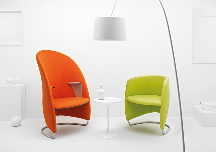 Moderný interiér od spoločnosti Design You Edit Kreslá v jasných farbách