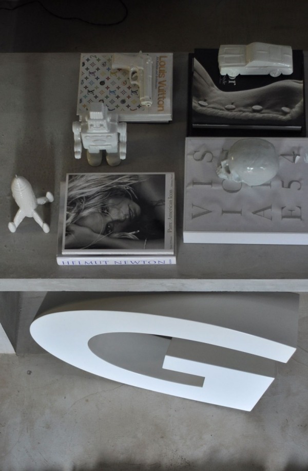 Stôl z liateho betónu Stôl z betónu