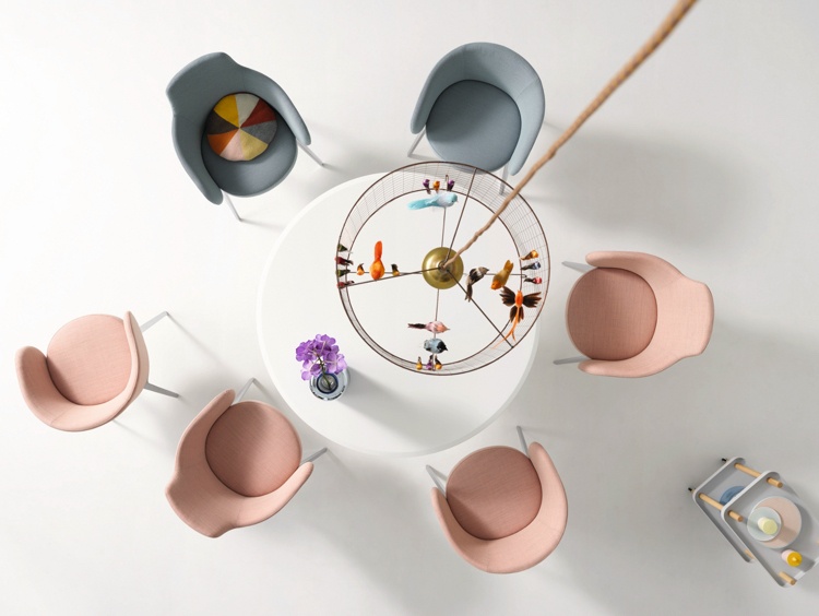 moderné jedálenské stoličky s čalúnenou škrupinou v dvoch voliteľných verziách moderné-jedálenské-stoličky-dizajnér-ružovo-sivé-čalúnenie-kor