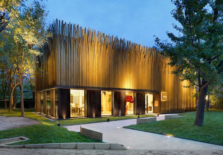 moderná-fasáda-dizajn-mosadz-prírodná-oxidácia-zmena farby