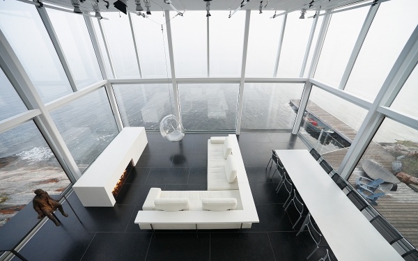 moderný fasádny dizajn sklenený nábytok s výhľadom na oceán