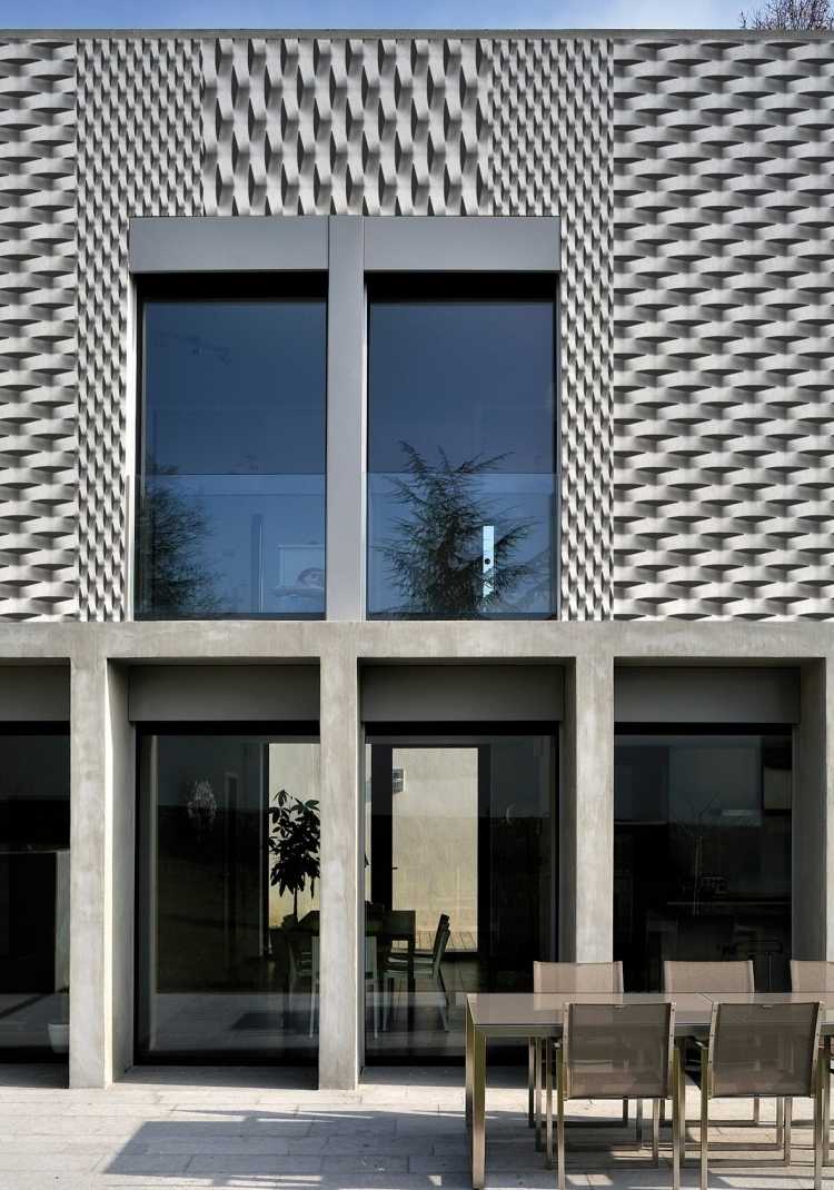 3D efekt a štruktúra fasády domu - pomocou systému Out System moderný-fasádny-dizajn-vonkajšia-dekorácia-čierna-biela-štruktúra-realistická-3d