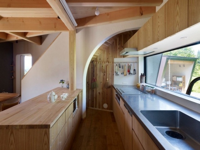 prázdninový dom pasívny dom japonsko jedená kuchyňa ostrovné okno použitie dreva prázdninový dom pasívny dom japonsko kuchyňa ostrovné okno