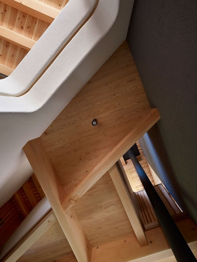 moderný prázdninový dom Japonsko pasívny dom drevené stropné omietky moderná prázdninová vila v Japonsku pasívny dom drevené stropné omietky