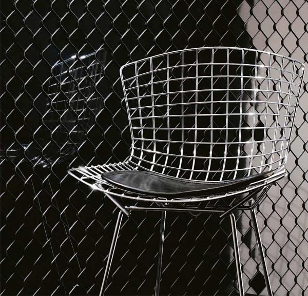 Zrkadlové dlaždice čierna farba steny čierna