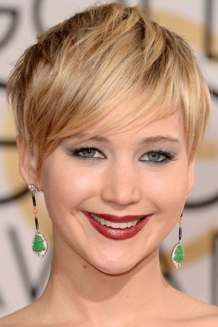 Účes Jennifer Lawrence Pixie s blond bangmi jennifer-lawrence-pixie-účes-s-ofinou-blond