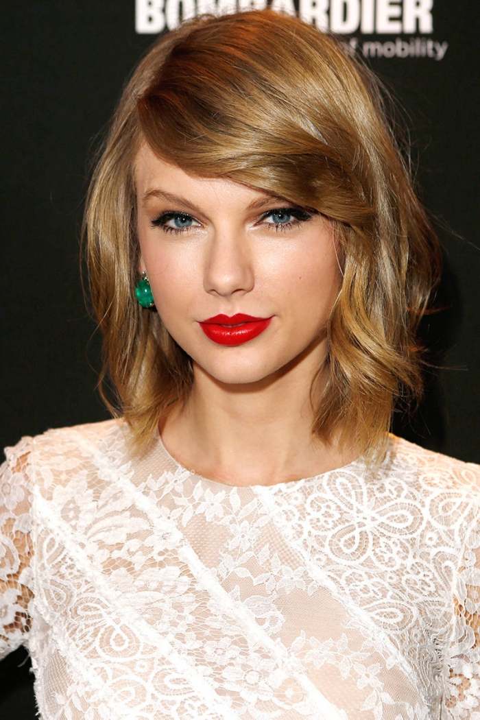 Bob účes Taylor Swift s hlbokou ofinou moderné-účesy-ženy-taylor-swift-bob-s-hlbokou ofinou