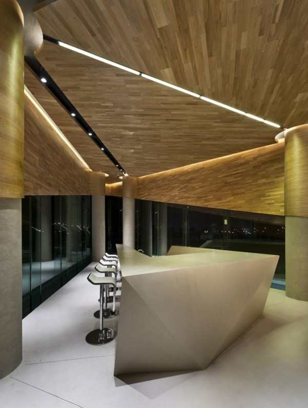 moderné-umenie-galéria-biela-bar-pult