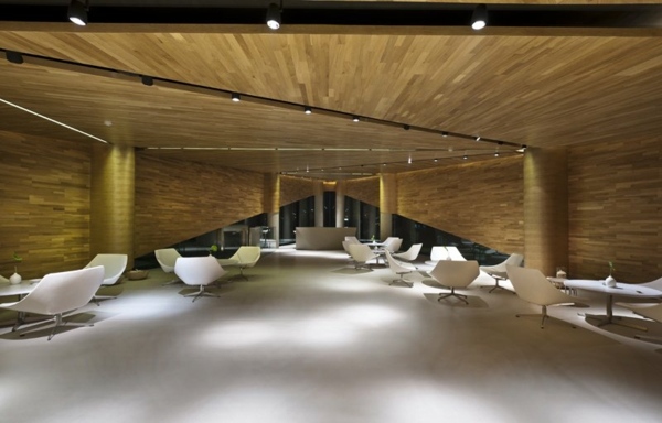 kaviareň-moderné-umenie-galéria-Vanke-TrippleVGallery