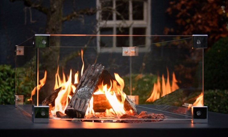 Moderný záhradný dizajn -deko-krb-dizajn-sklo-palivové drevo