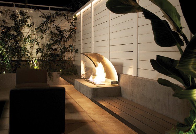 moderný-záhradný-dizajn-deco-krb-ochrana-plot-sklo