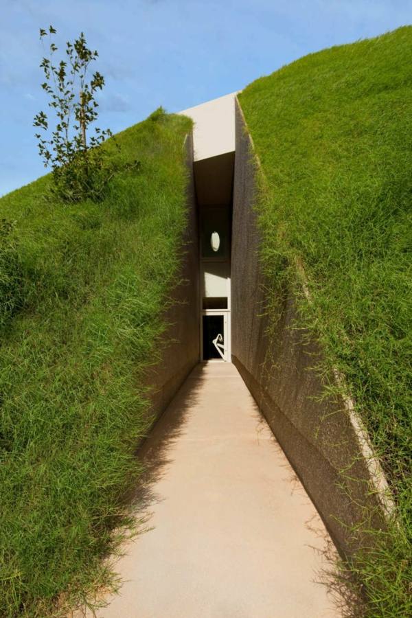 vstup do moderného domu v Japonsku inovatívny vzrušujúci vchod do domu