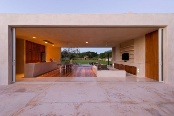 moderná hacienda yucatan mexiko prechod z oboch strán moderná hacienda v mexickom yucatáne prekračujúca obe strany