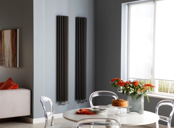 moderný radiátor na stenu iguana jaga dekoratívna stena chladiča leguán jaga