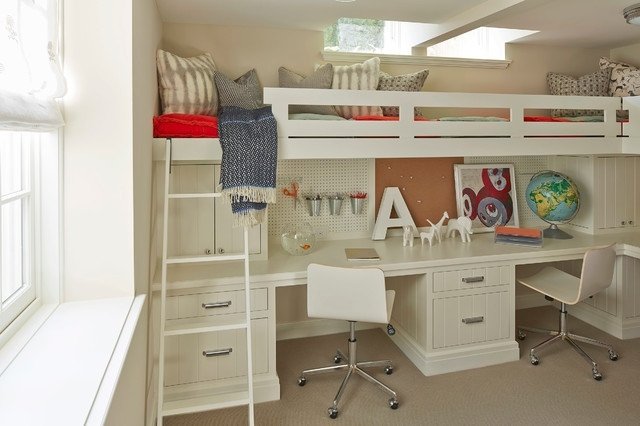 Podkrovné postele, písacie stoly pod pevným rámom postele, parapet