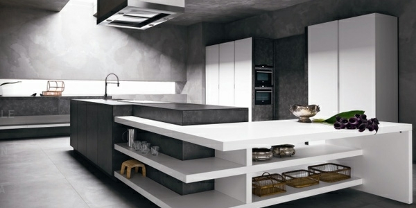 biely kuchynský ostrovný dizajn sivý drez