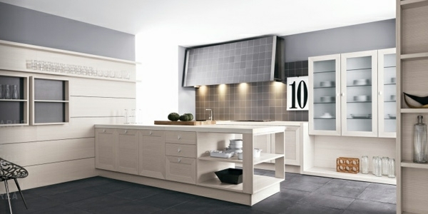 biele kuchynské sklenené fronty jednoduchá línia