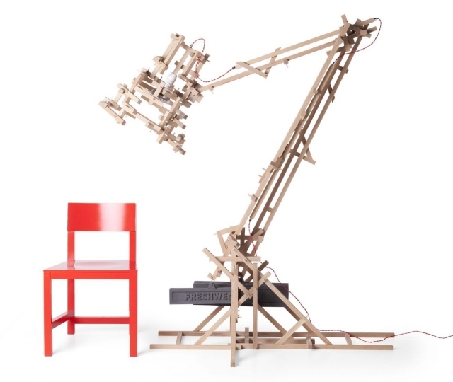 drevená stojanová lampa kĺbové rameno moooi freshwest