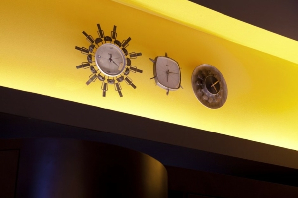 moderné interiérové ​​nástenné hodiny