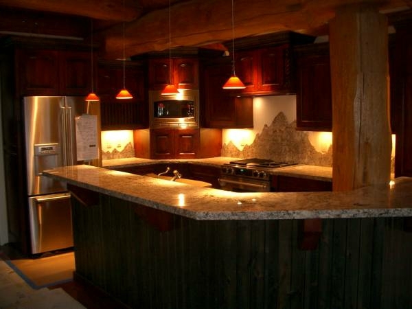 Estetické-závesné-svetlo-romantické-osvetlenie kuchyne