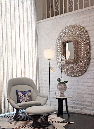 zrkadlový rám-zvýraznenie-atraktívny-kus nábytku