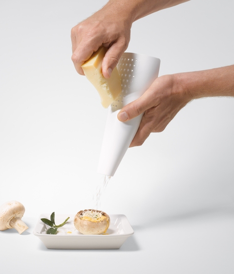 Strúhadlo na syr od Authentics - moderné kuchynské doplnky zaujímavé strúhadlo na syr od Authentics - moderné kuchynské doplnky
