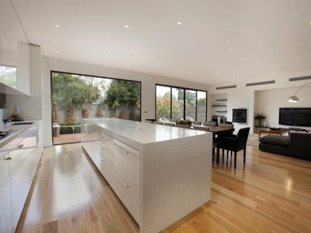 Parkety z drevenej podlahy a pevný povrch z bieleho povrchu Pevný povrch kuchynská pracovná doska-jedálenský kút