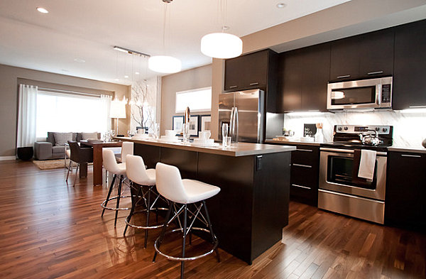 Kuchynské spotrebiče z nerezovej ocele dosky drevených skriniek