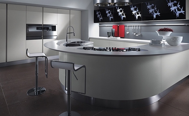 moderná kuchynská maxima biela-okrúhla ostrovná-barová stolička kovové bezúchytkové dvierka skrinky dizajnová kuchyňa maxima ostrovná barová stolička kovové bezúchytkové dvierka skriniek