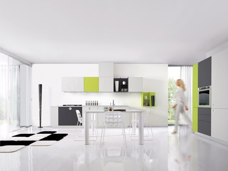 Čerstvé kuchynské dekorácie - zelený prvok Svieža kuchynská dekorácia so zeleným prvkom