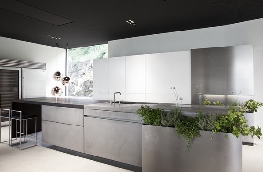 moderné kuchynské rastliny z nehrdzavejúcej ocele