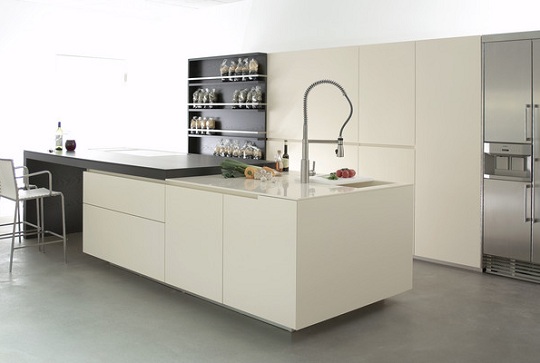 čiernobiele kuchynské barové stoličky