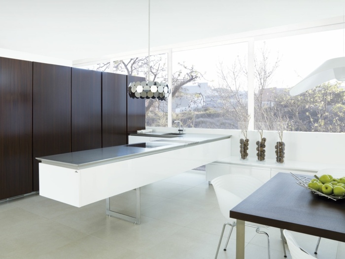 prehľad výhod a nevýhod moderného kuchynského ostrova