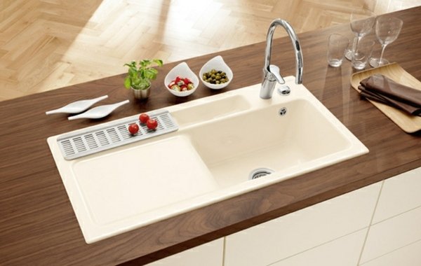 biely kuchynský drez-drevená kuchynská linka biely kuchynský drez drevená kuchynská linka