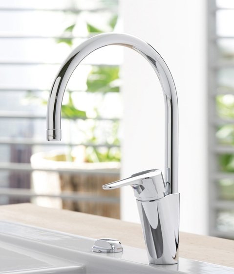 moderný faucet z nehrdzavejúcej ocele moderný faucet z nehrdzavejúcej ocele