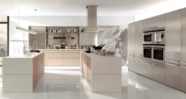 doca kuchynské drevené fronty dve ostrovné biele nerezové skrinky