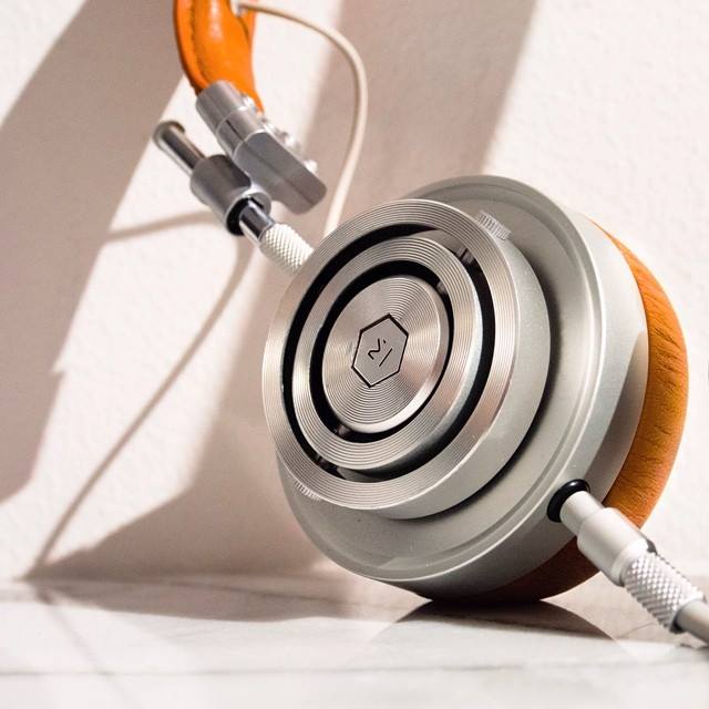 Koňaková koža pre slúchadlá moderné-slúchadlá-majster-dynamická-oceľ-koža-koňak-farba